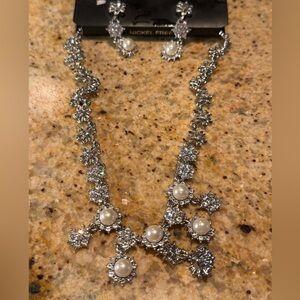 Vintage faux pearl and rhinestones necklace and earrings
